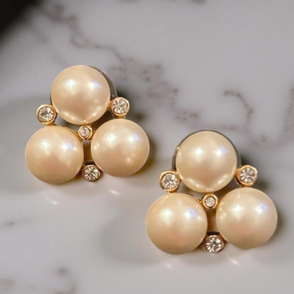 Elegant Glass Pearl & Crystal Cluster Stud Earrings - Picture 8 of 8